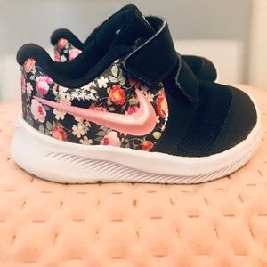 Toddler Girl  Nike Tennis Shoes!